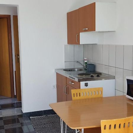Apartment And Rooms Busa 3 Senj  Chambre photo